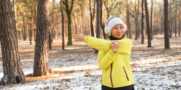 runner stretching on a run break