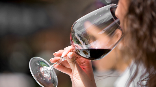 woman-drinking-wine