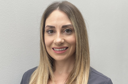  Debbie Thomson is a dentist at Queens Cross Dental