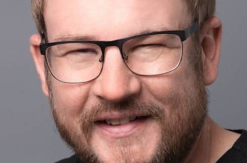 Chris Siddons is a dentist
